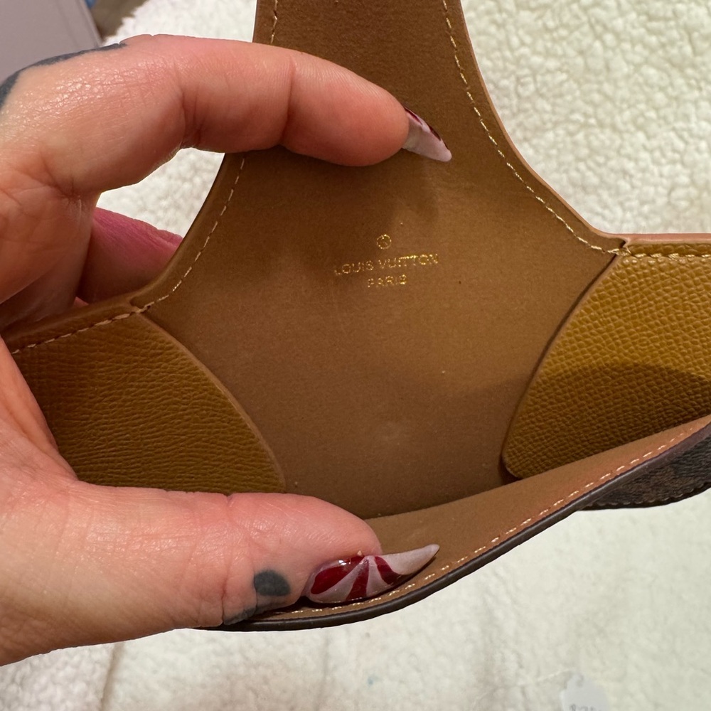 Source Unknown Brown Monogram Key Holder NWT - image 3